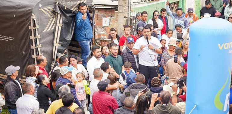 Gracias a una nueva resolución, sectores históricamente marginados de Soacha podrían acceder a inversión pública. Al mismo tiempo, la Alcaldía arrancó la instalación de 12 kilómetros de red de gas natural