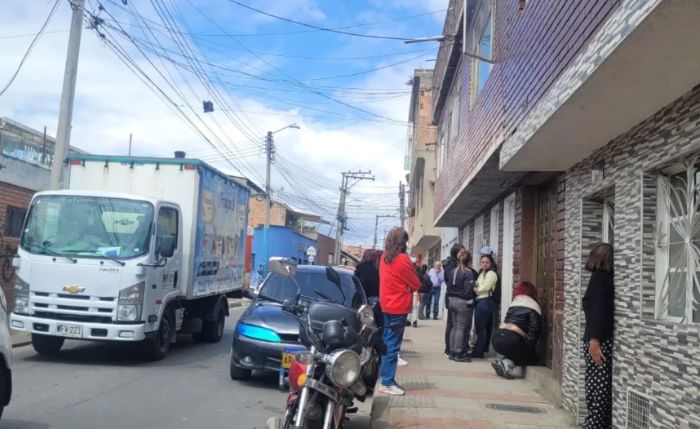 Un ataque con arma de de fuego en un bar de Soacha terminó con la vida de una joven de 20 años y dejó en alerta a la comunidad que pide respuestas ante el aumento de violencia.
