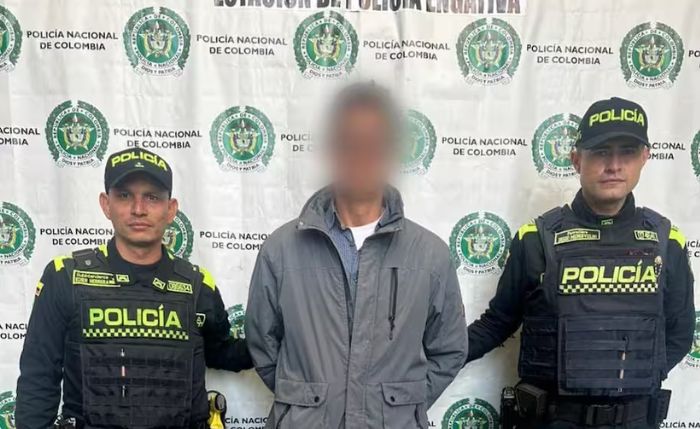 El presunto homicidio ocurrió en Bogotá, donde la Policía encontró al adulto mayor sin vida y a su nieto con un cuchillo en las manos. El hecho tiene conmocionada a la comunidad.