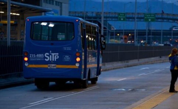 Un nuevo episodio de inseguridad volvió a exponer los riesgos que enfrentan los usuarios del SITP durante la madrugada. Las autoridades revisan lo sucedido mientras crece la preocupación.