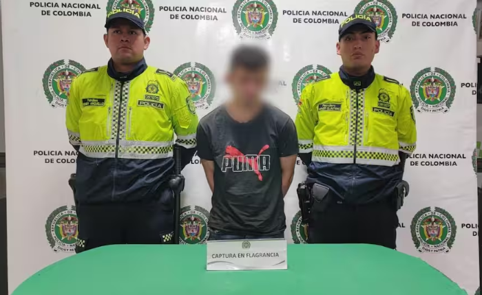 El presunto caso de abuso fue alertado por la madre de la menor, lo que permitió la rápida intervención de la Policía en el occidente de Bogotá. El señalado responsable fue capturado