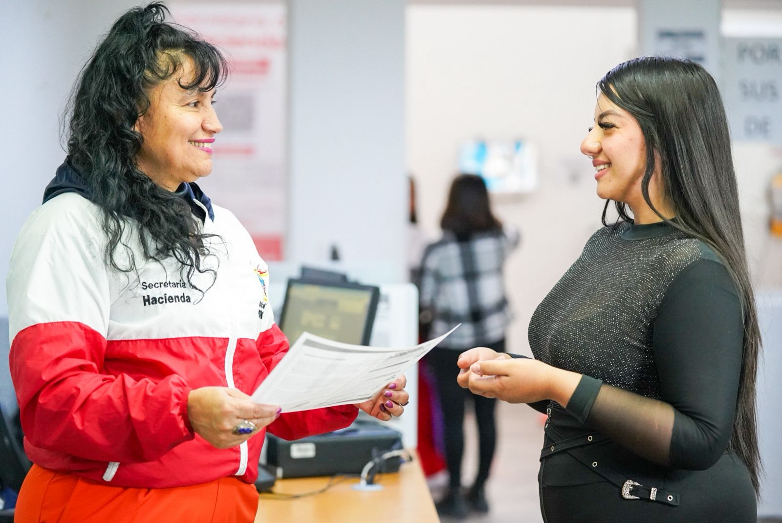 Autoridades advierten sobre páginas falsas y mensajes engañosos que buscan cobrar de forma ilegal el impuesto predial. Piden no usar canales no oficiales.